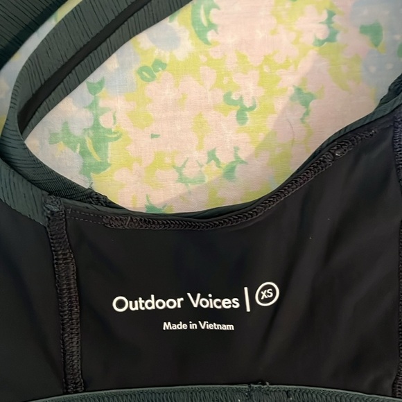 Outdoor Voices | Green Criss Cross Strap Sports Bra Size XS Yoga Workout Running - Picture 6 of 8